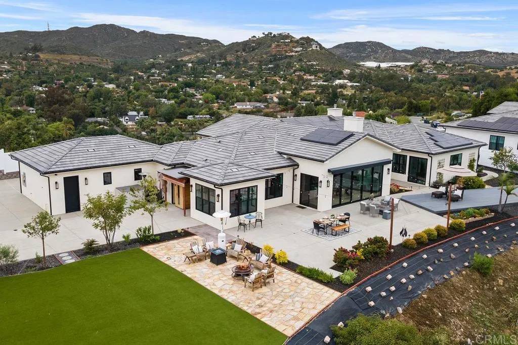 3311 Sagewood Hills Rd, Vista, CA 92084