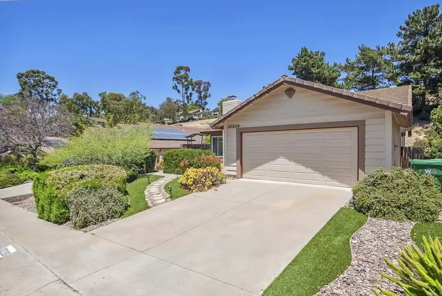 10226 Moorpark St., Spring Valley, CA 91978