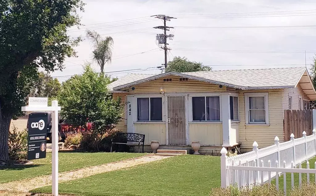 Ramona, CA 92065,842 B Street
