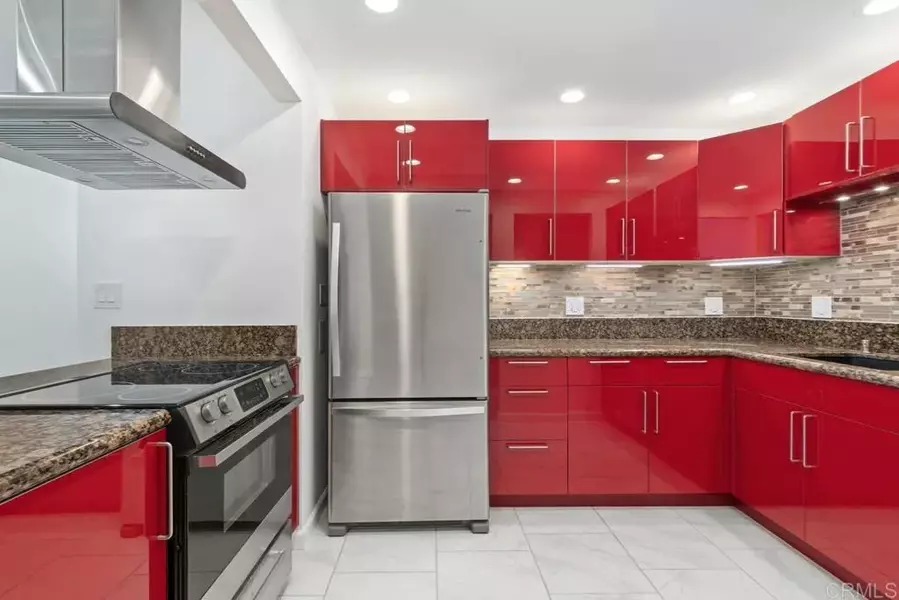 7555 Linda Vista #6, San Diego, CA 92111