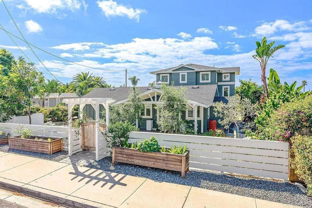 Carlsbad, CA 92008,3735 Monroe Street