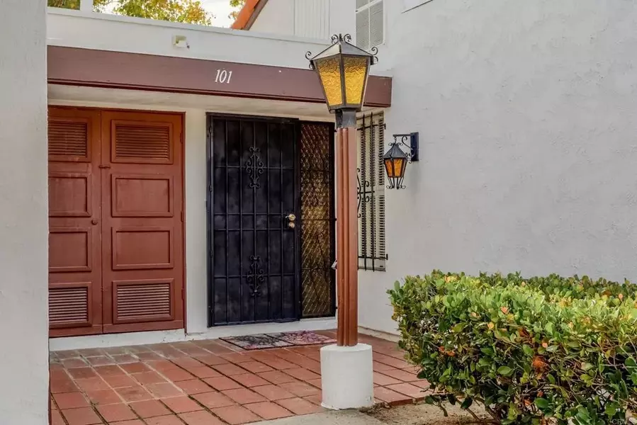 16450 Caminito Vecinos #101, San Diego, CA 92128