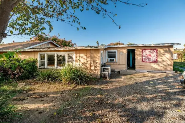 2077 Riviera Dr., Vista, CA 92084