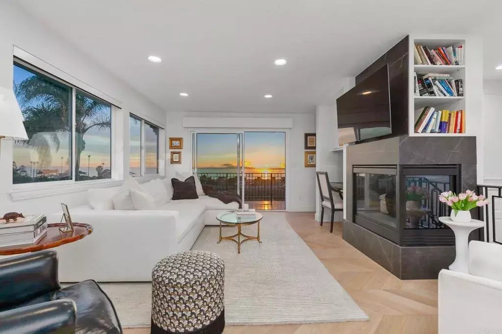 Cardiff By The Sea, CA 92007,1923 San Elijo Ave #4