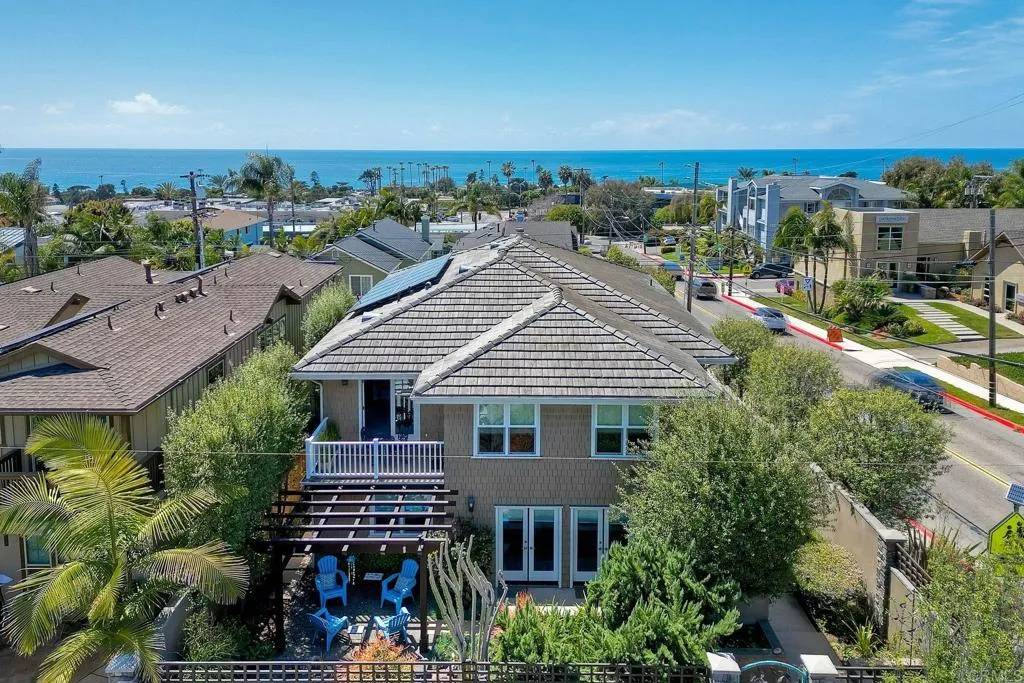 2002 Montgomery Avenue, Cardiff By The Sea, CA 92007