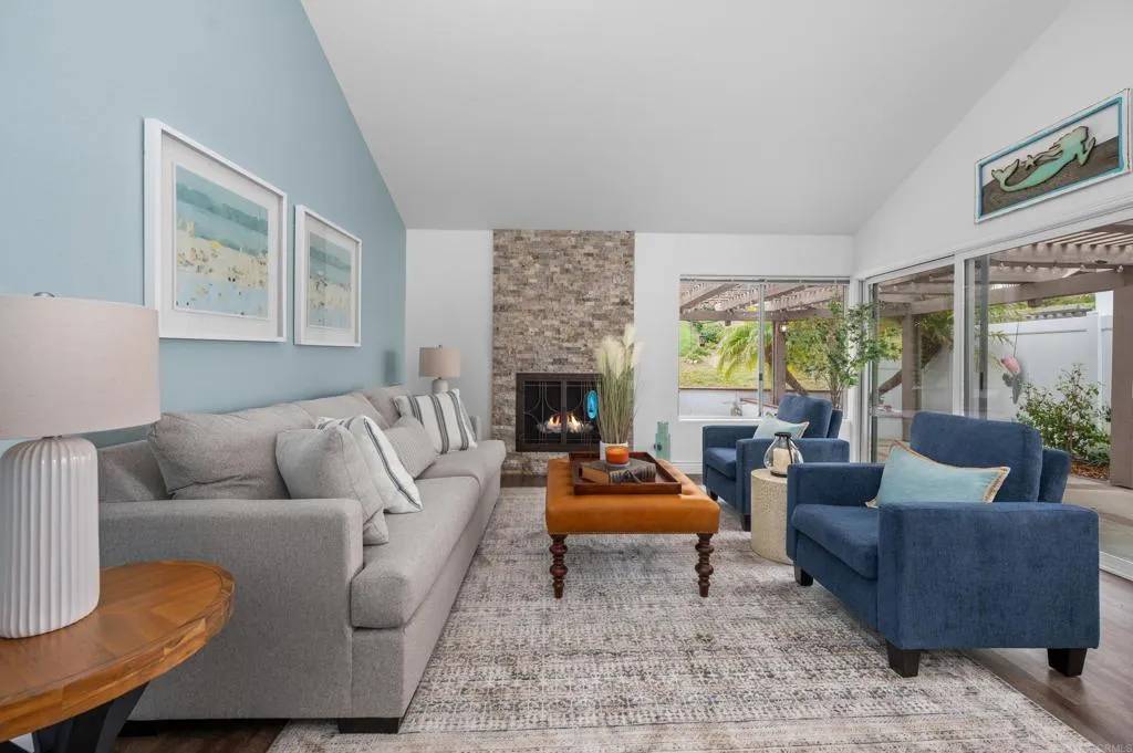Oceanside, CA 92056,4946 Delos Way