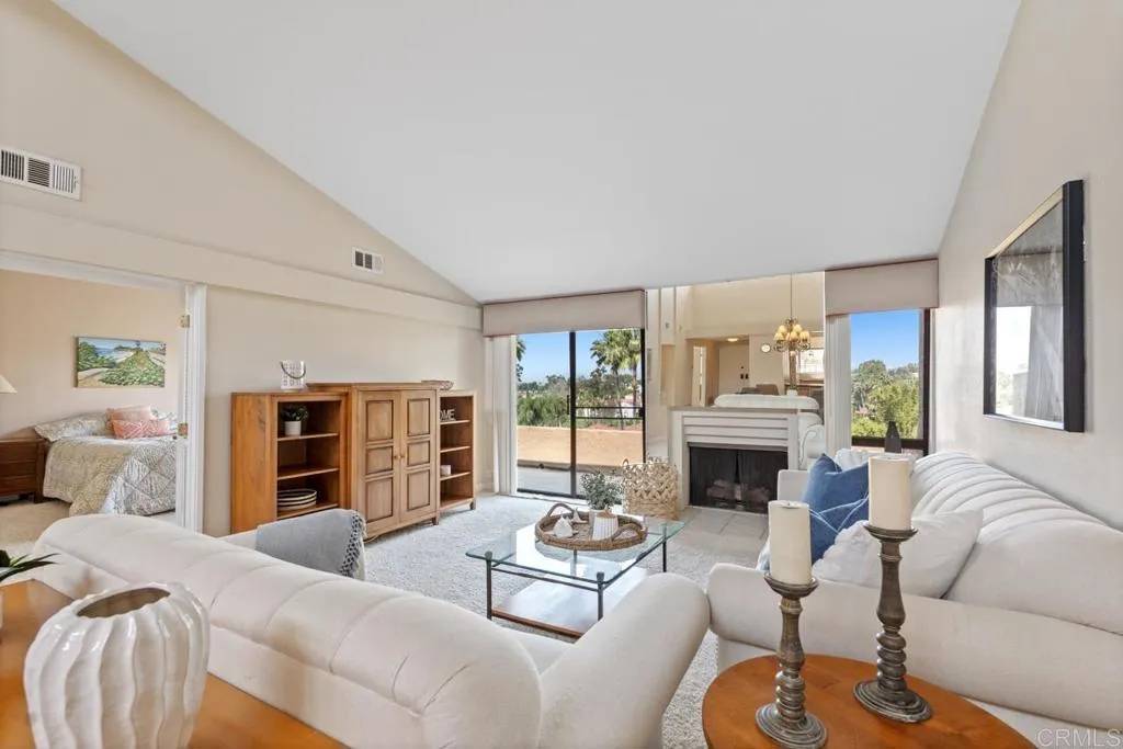 7225 Plaza De La Costa, Carlsbad, CA 92009