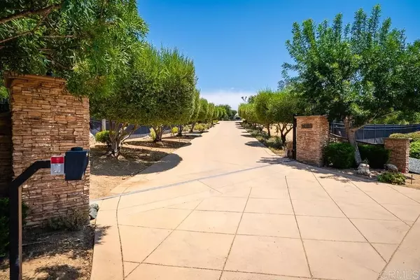 Escondido, CA 92025,14106 Summit Crest