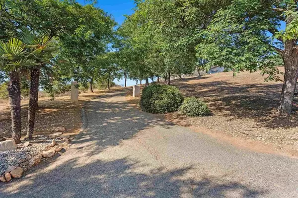 Valley Center, CA 92082,10942 San Antonio Way