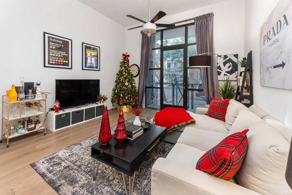 525 11th Avenue #1120, San Diego, CA 92101