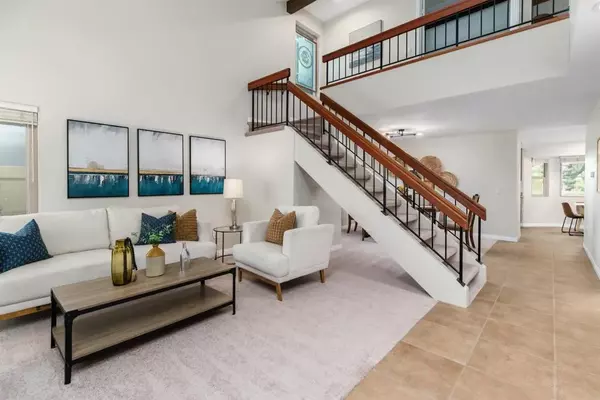 Carlsbad, CA 92011,7033 Ivy Street