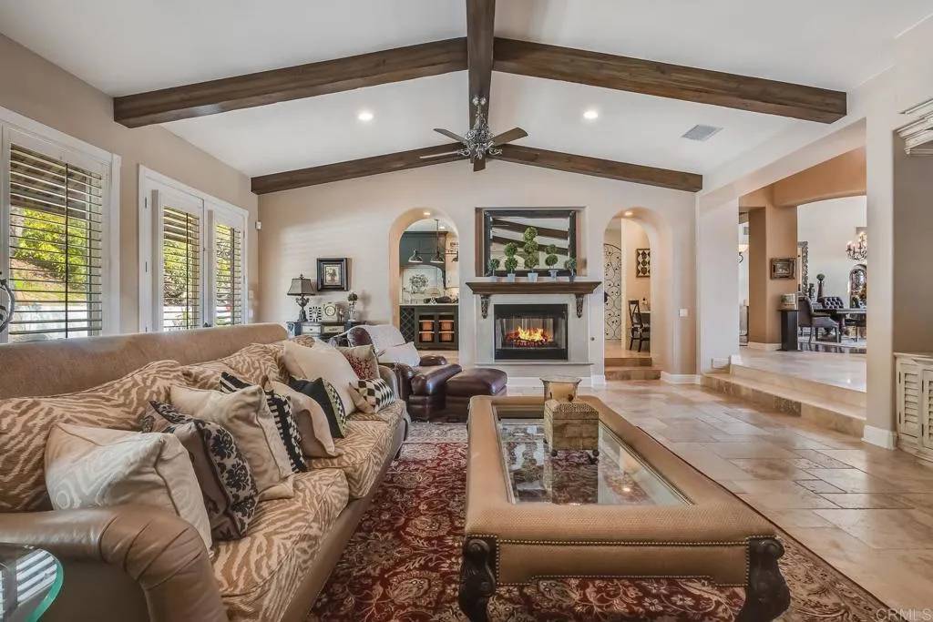 Temecula, CA 92590,25120 Las Palmeras