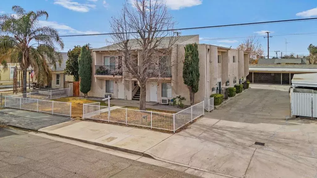 Hemet, CA 92543,233 N Inez Street