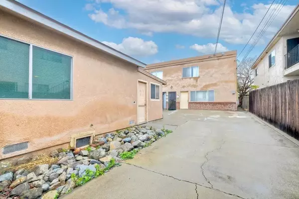 National City, CA 91950,207 E 1St Street East