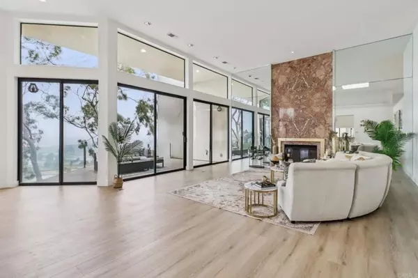 Carlsbad, CA 92009,2424 Badajoz Place