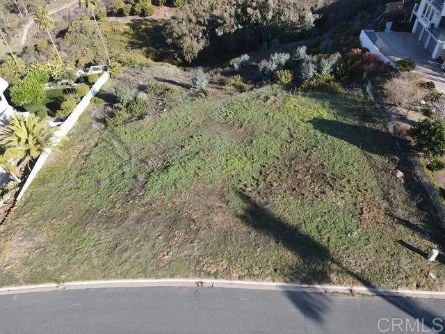 Carlsbad, CA 92009,7319 Bolero St.