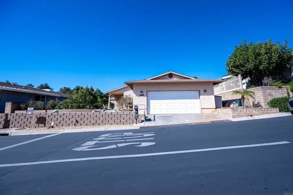 Escondido, CA 92026,1829 Nova Glen