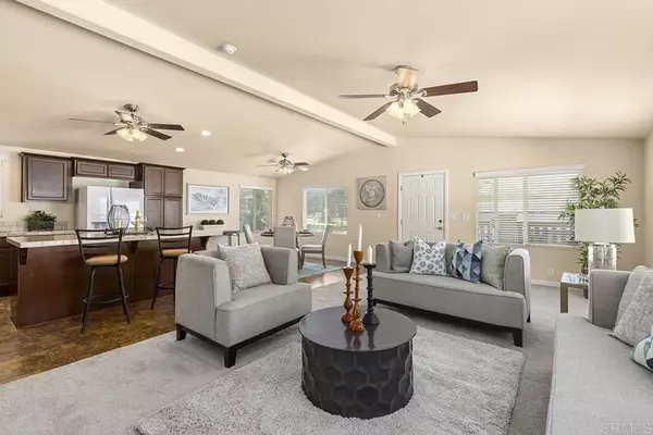 525 W El Norte Parkway #39, Escondido, CA 92026