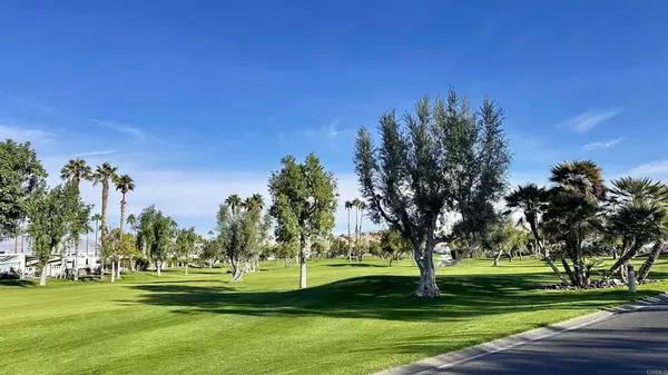 Cathedral City, CA 92234,69411 Ramon Rd #946