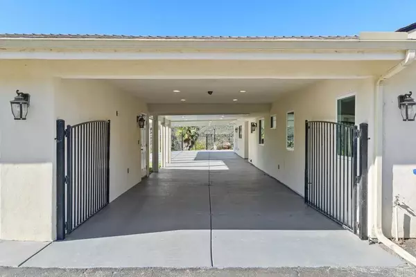 Fallbrook, CA 92028,39255 De Luz Rd