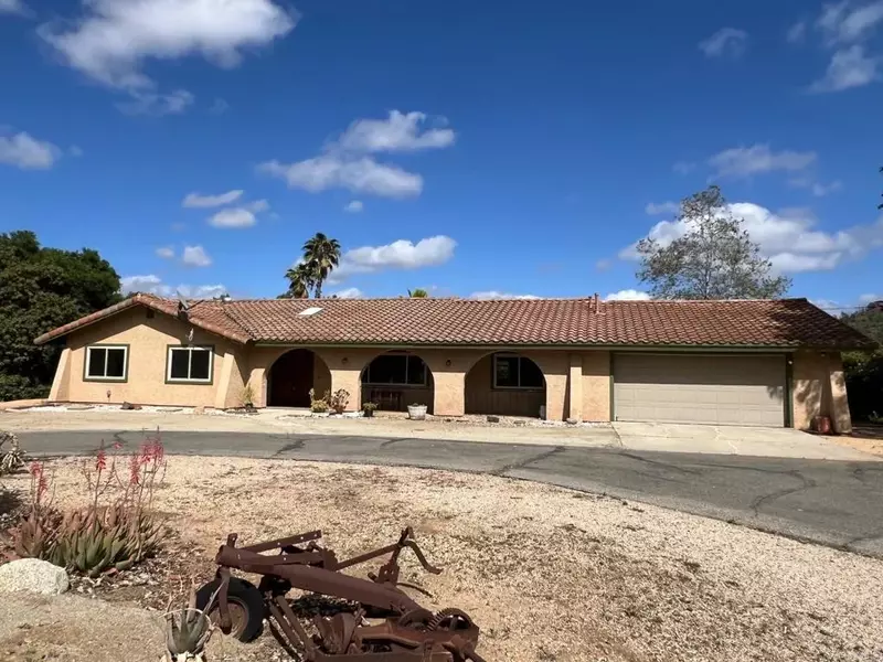 9946 Nutby Lane, Escondido, CA 92026