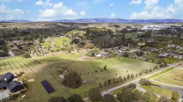 Fallbrook, CA 92028,3270 Olive Hill Rd