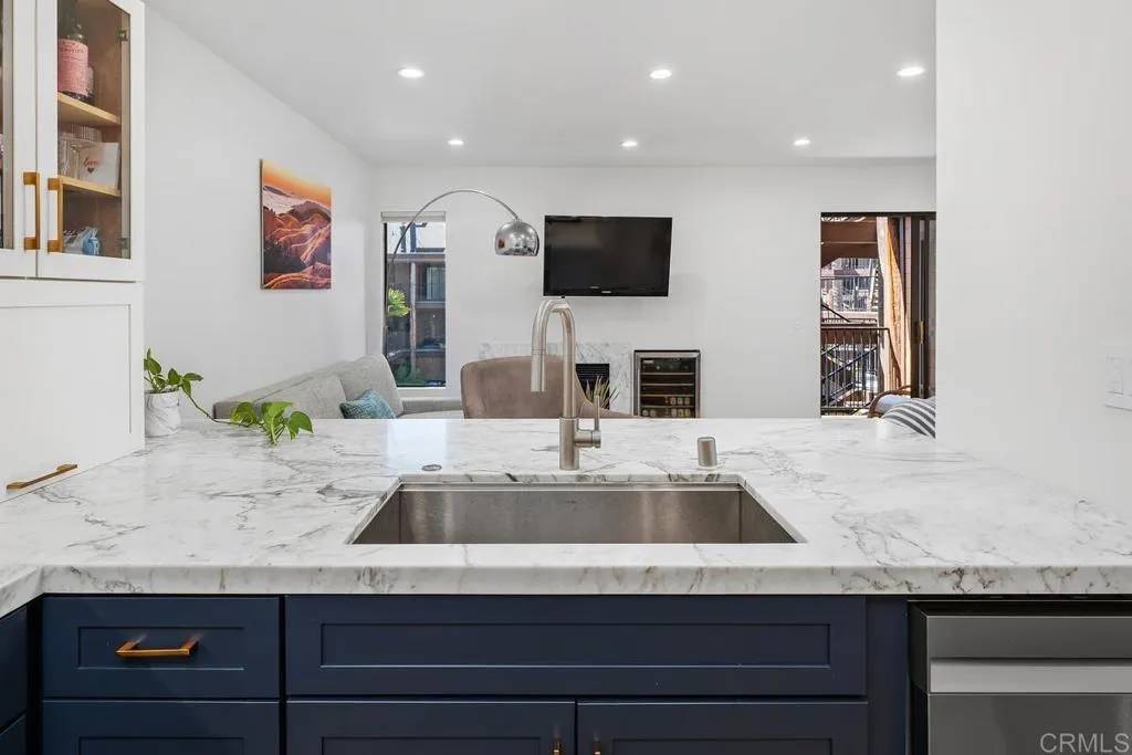 Carlsbad, CA 92008,4007 Canario Street #E