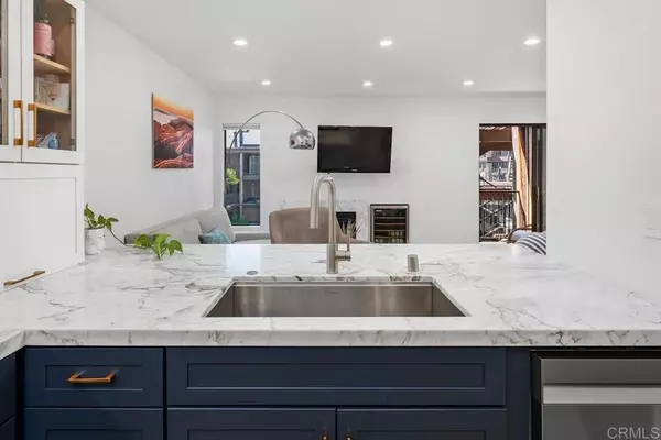 Carlsbad, CA 92008,4007 Canario Street #E