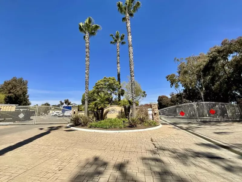 432 Edgehill Lane #175, Oceanside, CA 92054