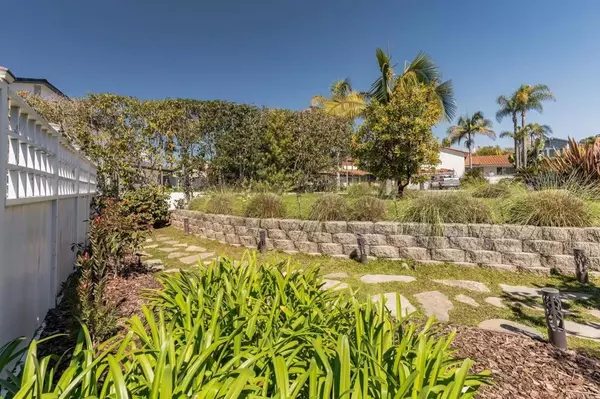 Carlsbad, CA 92008,3975 Stella Maris Lane