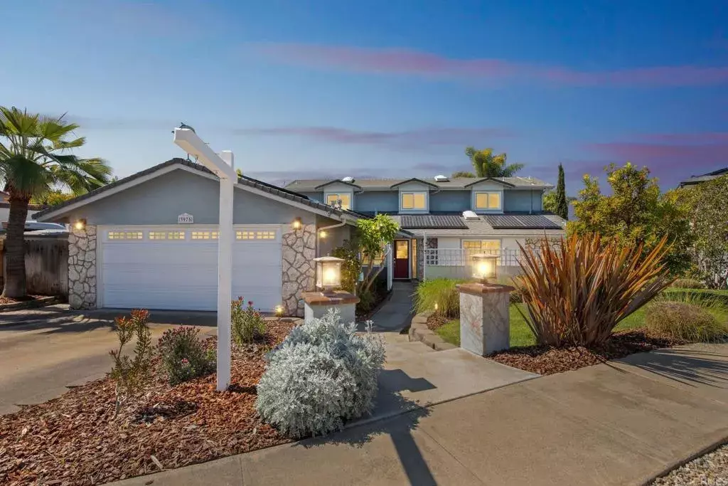 Carlsbad, CA 92008,3975 Stella Maris Lane