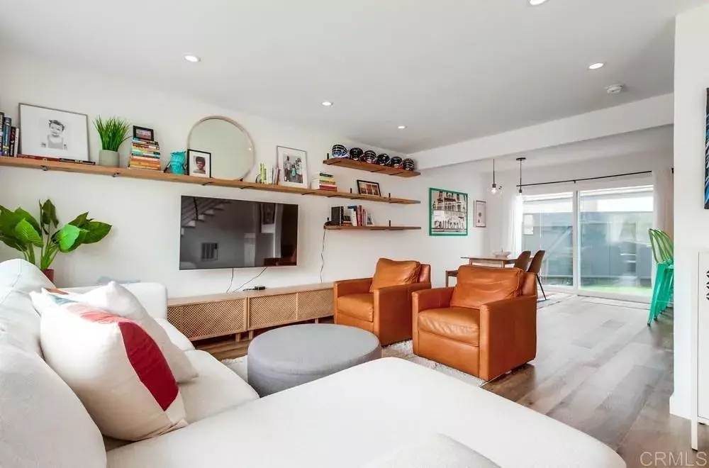 Solana Beach, CA 92075,831 Valley Avenue