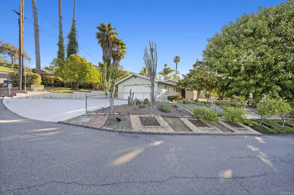 Vista, CA 92084,1320 Morning Glory Lane