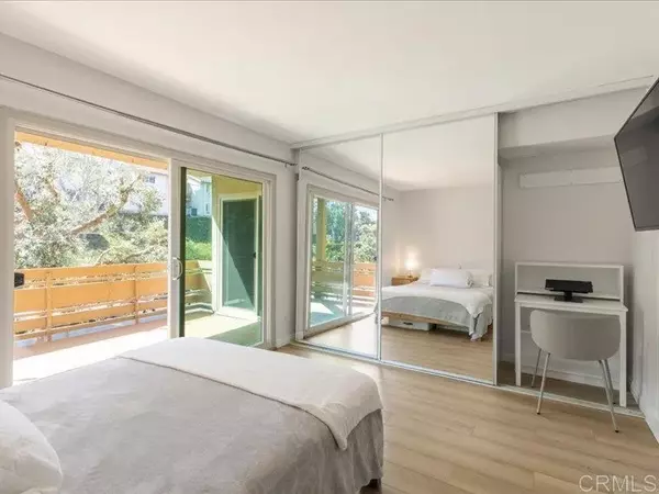 San Diego, CA 92110,4012 Valeta #295