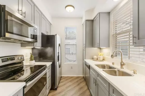 San Diego, CA 92130,3514 Caminito El Rincon #22