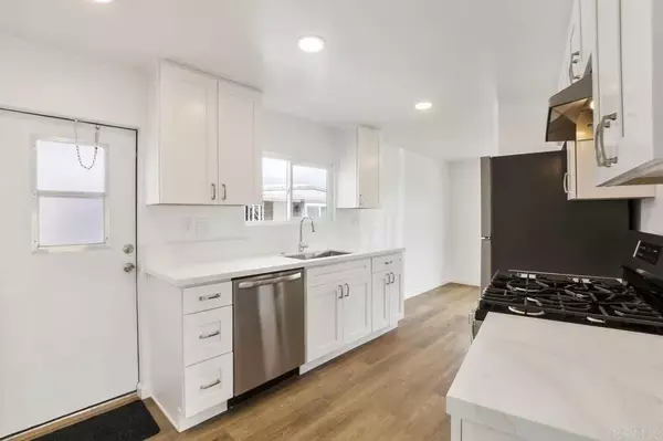 Santee, CA 92071,9459 Mission Gorge #119