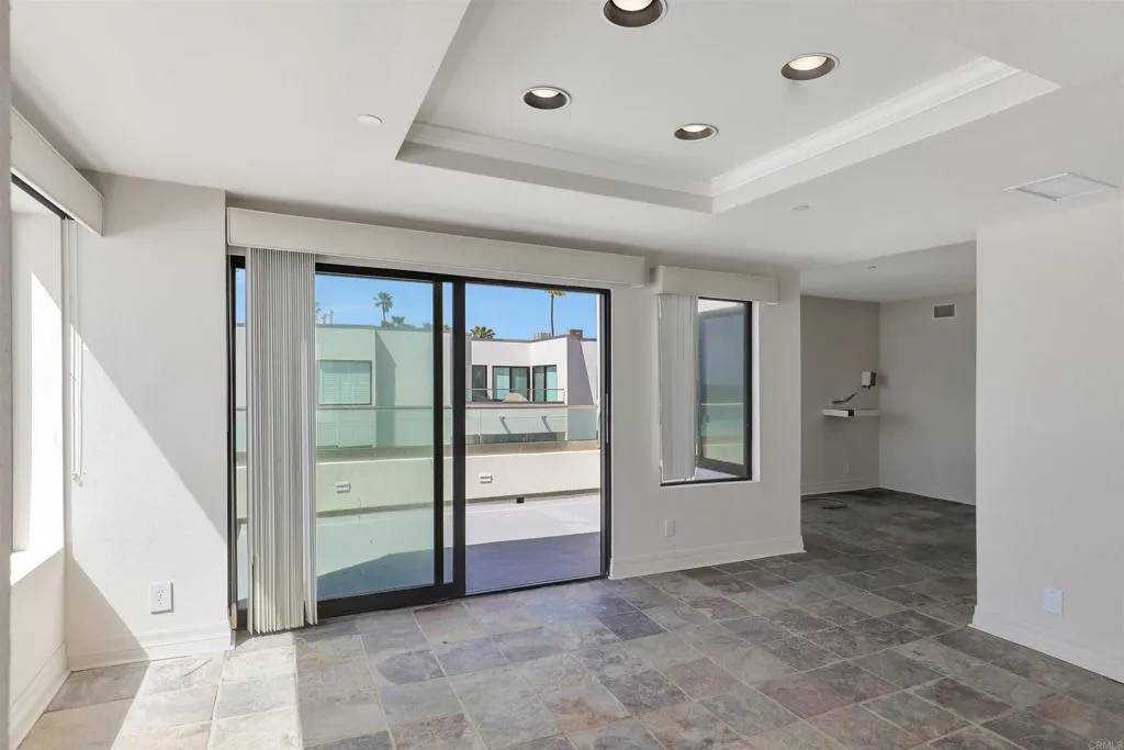 La Jolla, CA 92037,100 S COAST #409