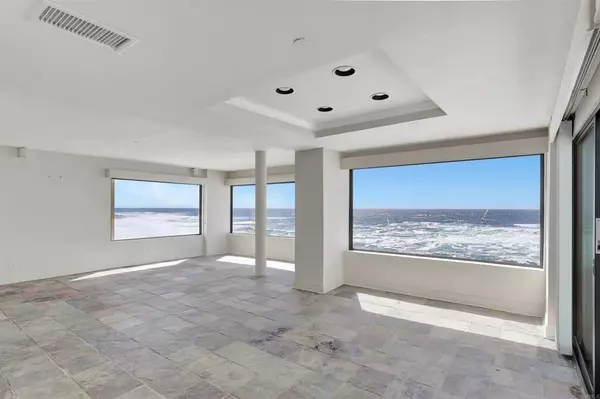 La Jolla, CA 92037,100 S COAST #409