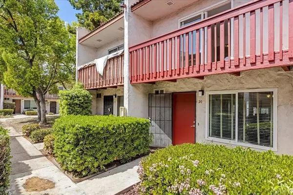 El Cajon, CA 92021,888 Cherrywood Way #20