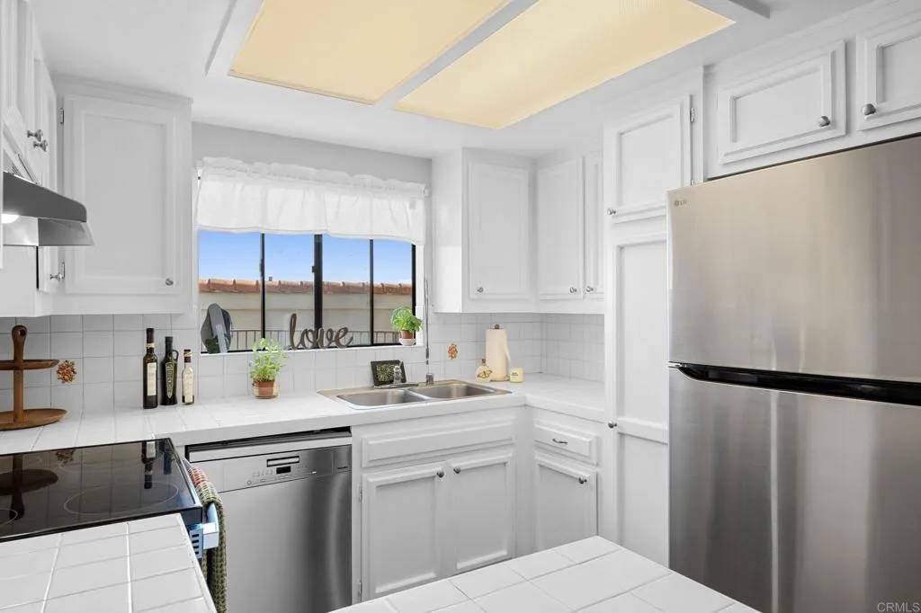 San Diego, CA 92117,5170 Clairemont Mesa Blvd #27