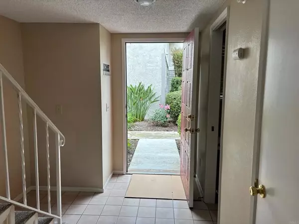 Vista, CA 92084,2112 E Vista Way Way #23