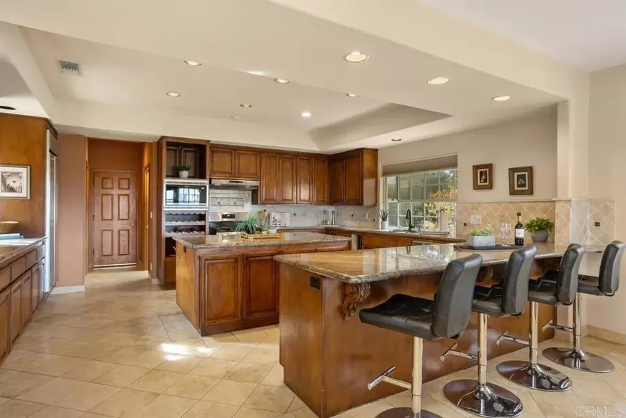 10059 Boulder Knolls Drive, Escondido, CA 92026