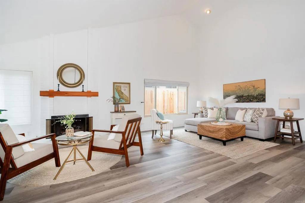 Encinitas, CA 92024,209 Rodney Avenue