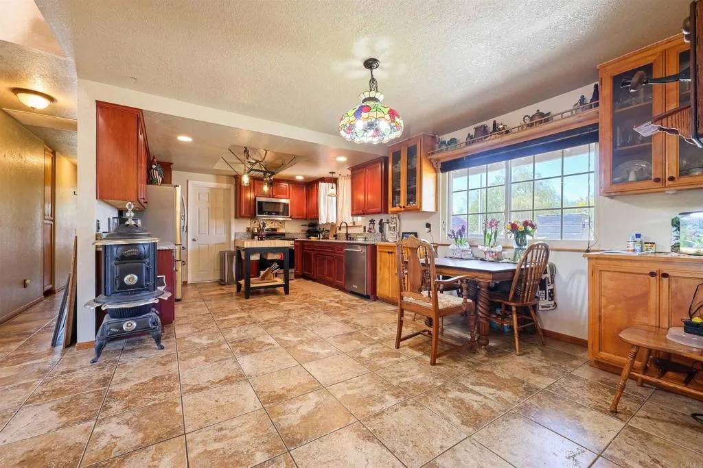 Ramona, CA 92065,24857 Pappas Rd