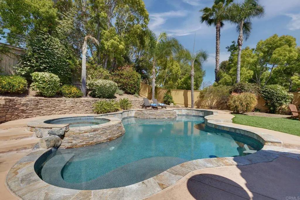 Encinitas, CA 92024,835 Stratford Knoll