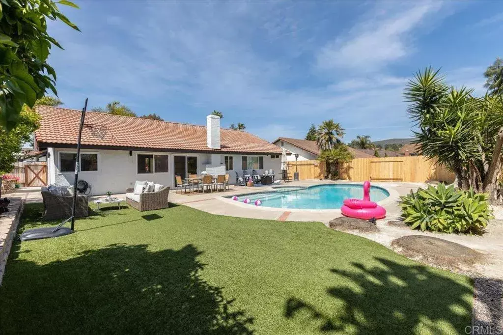 Carlsbad, CA 92009,3023 Segovia Way