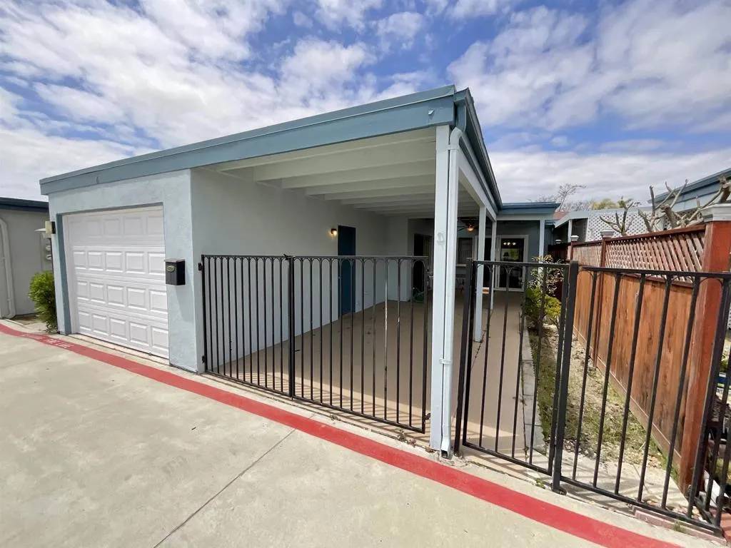 3839 Vista Campana South #6, Oceanside, CA 92057