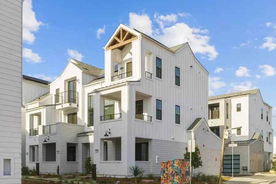 1300 Bergamo Place #101, Encinitas, CA 92024