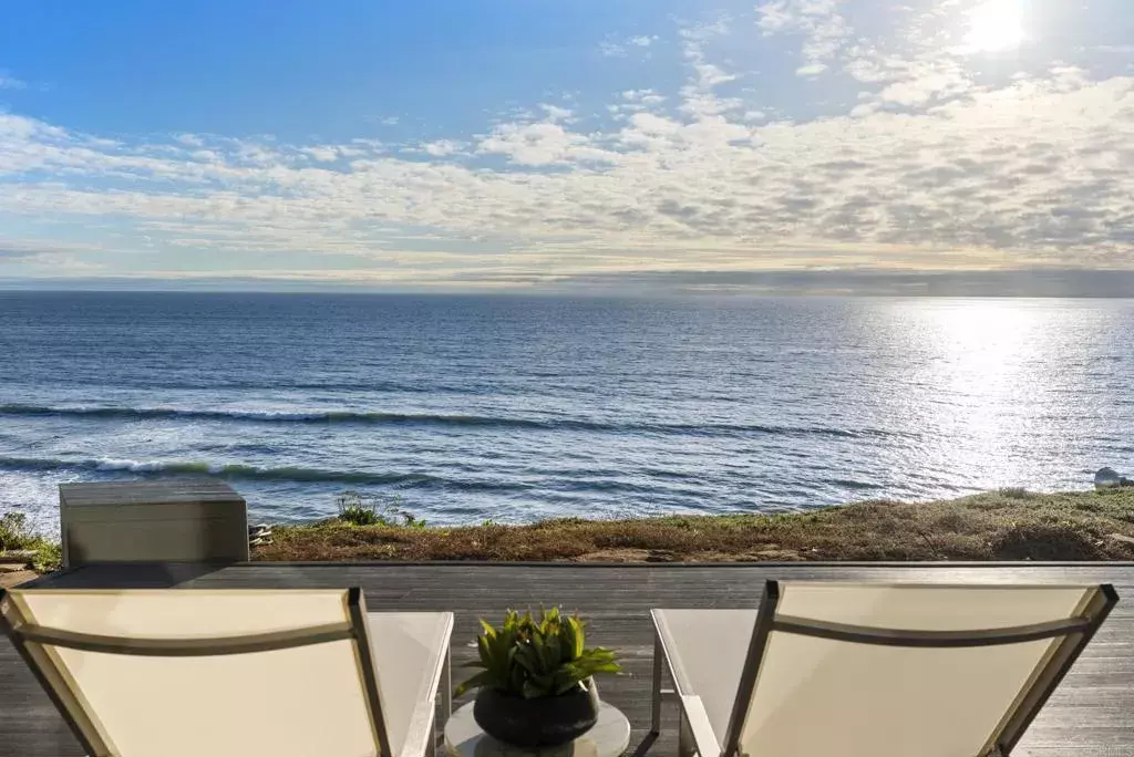 Encinitas, CA 92024,1006 Neptune