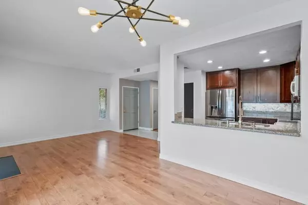 992 Lupine Hills Dr. #98, Vista, CA 92081